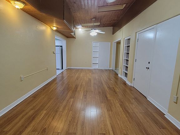 3rd image of 525 12th Ave NE APT 5