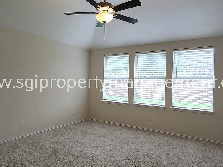2304 Hayes St — Photo 11