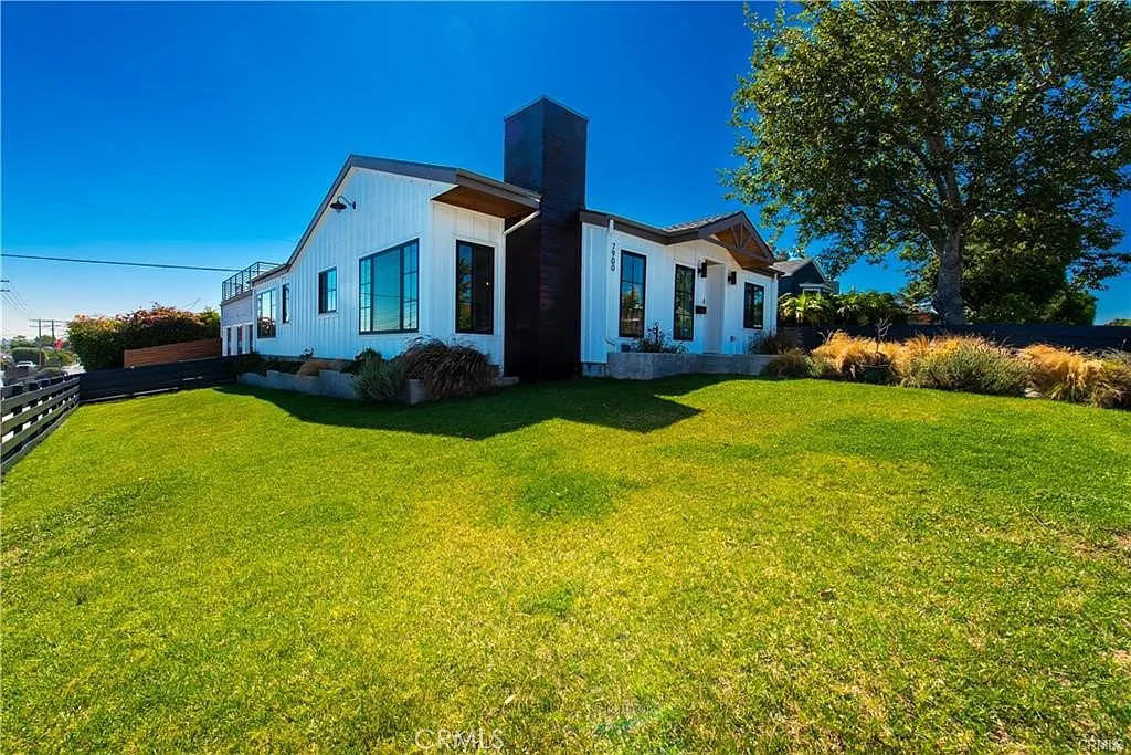 4 bed, 2458 sqft, $8,300 — Photo 1