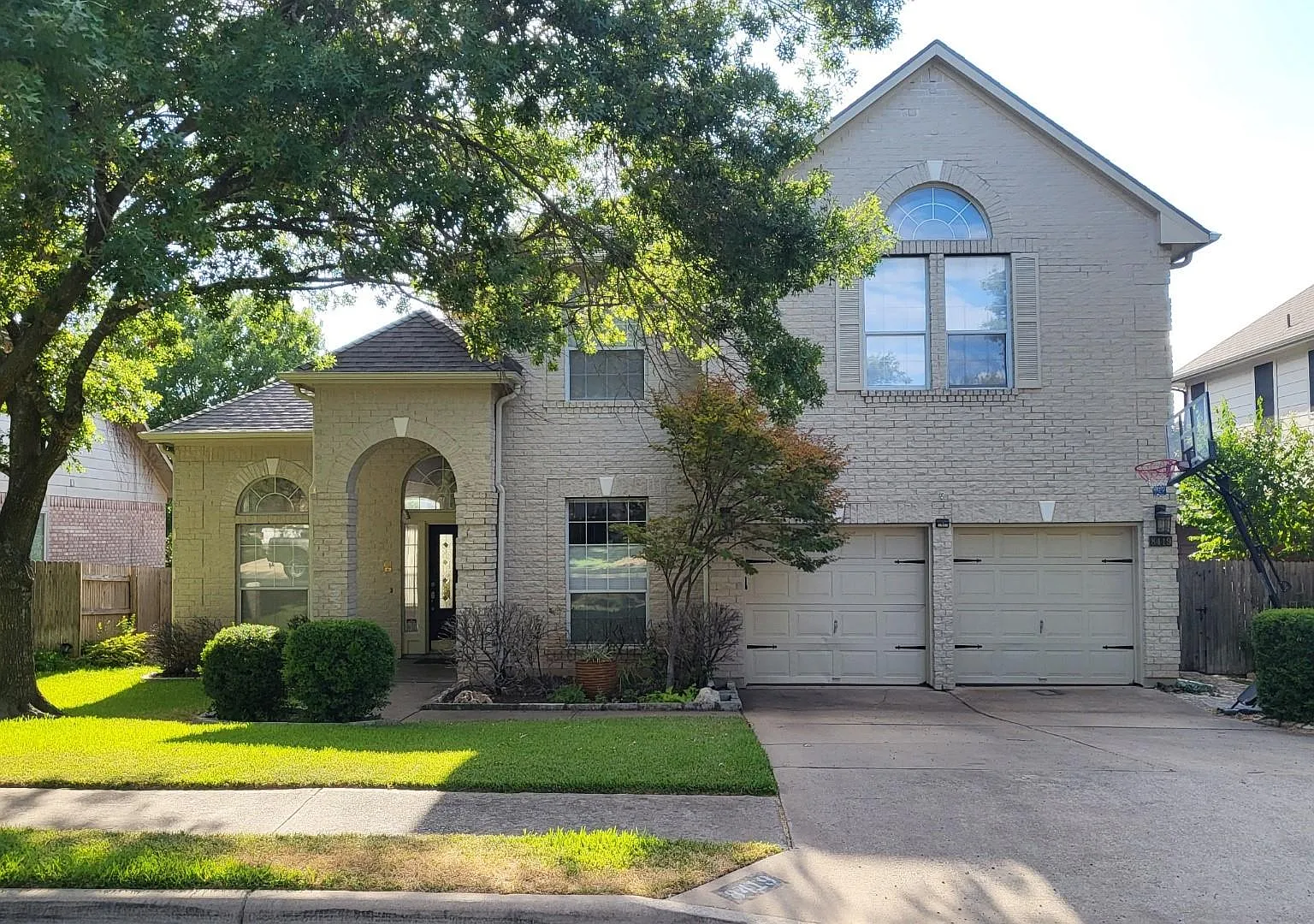 4 bed, 3.0 bath, 3131 sqft, $2,950 — Photo 2