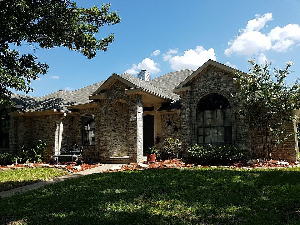 1st image of 10741 Castle Dr