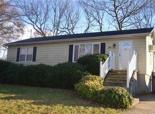 10 Magnolia Ave, Lake Grove, NY 11755