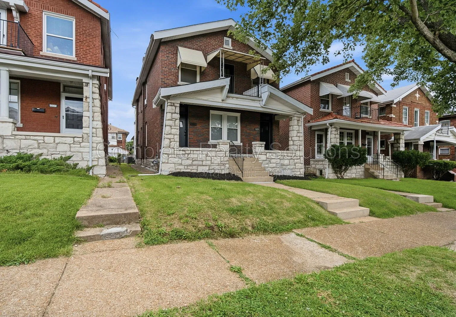 3 bed, 1.0 bath, 1104 sqft, $1,700 — Photo 3