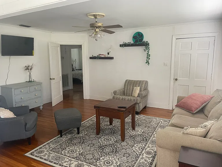 Adeline St — Photo 16