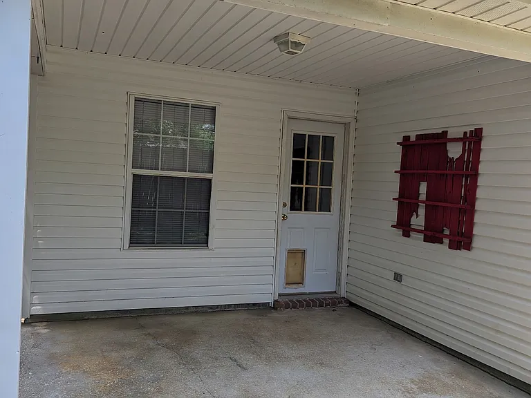 832 Fairview Dr — Photo 7