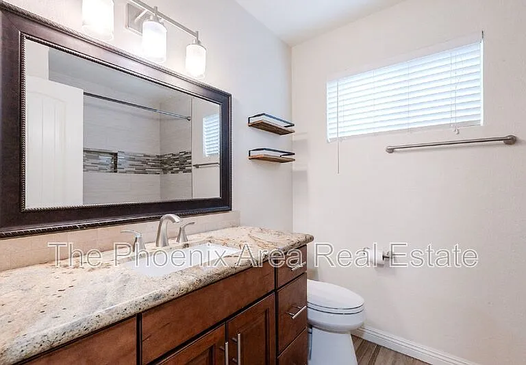 3231 N Woodburne Dr — Photo 16