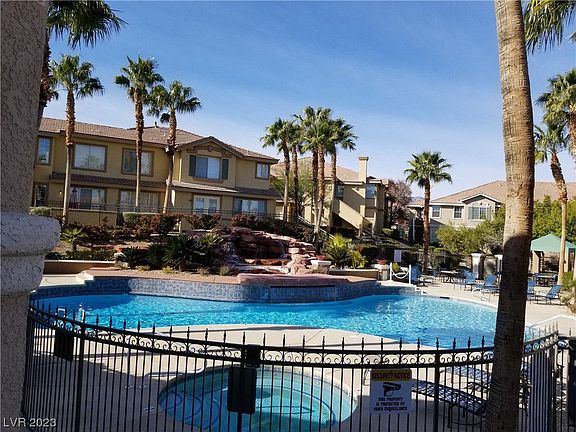 3rd image of 9901 Trailwood Dr APT 1079