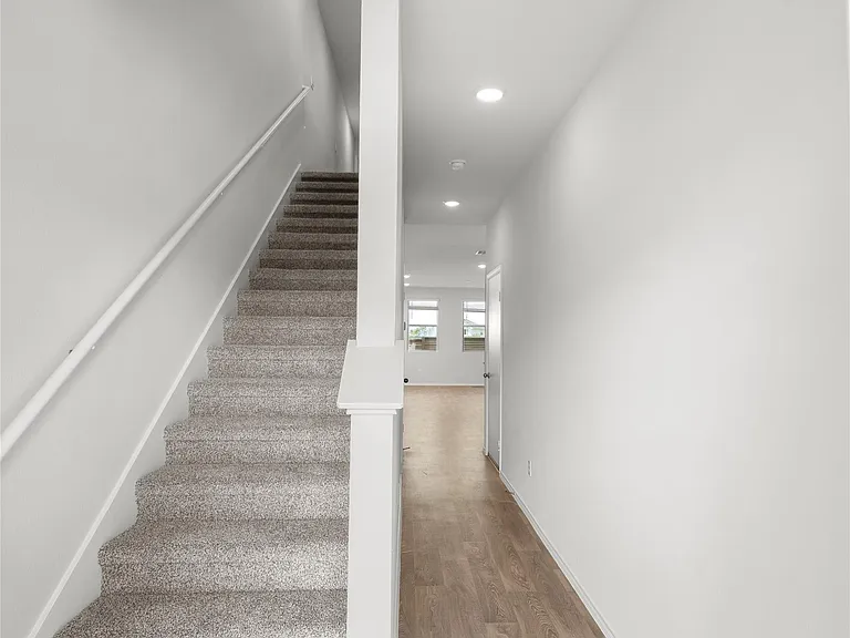 133 Varner Way — Photo 2