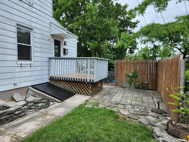 6 W Spruce St — Photo 2