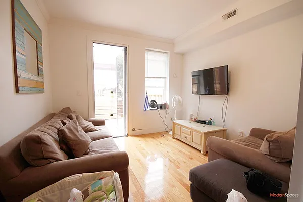 Rented by Modern Spaces | media 33