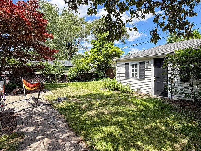 2904 Wolcott St — Photo 3
