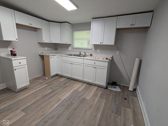 5th image of 3312 Schofield Ave