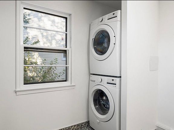 4th image of 77 Alta Ave