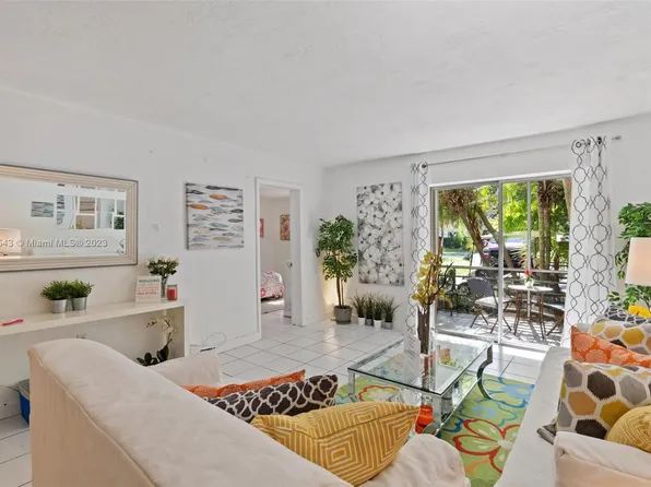 201 Galen Dr APT 110, Key Biscayne, FL 33149