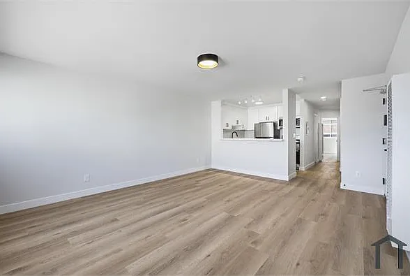 1417 S Hoover St #6 — Photo 11