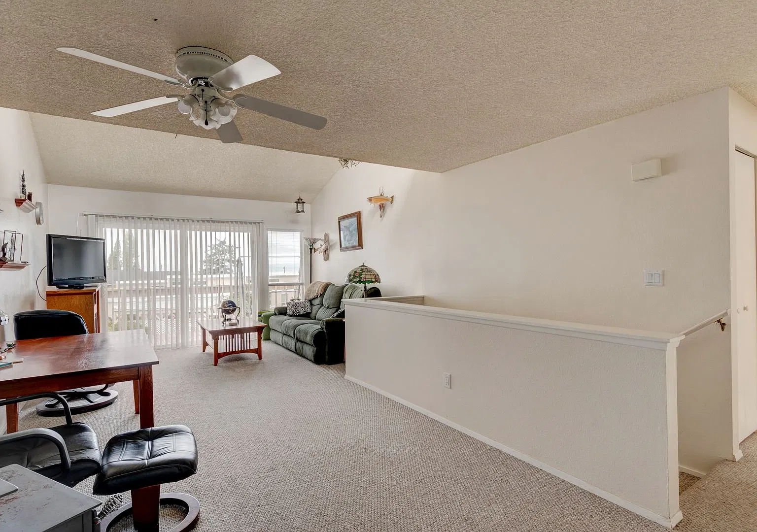 Fully Furnished 2 Bed 1 Bath Condo (Water/Sewer/Trash included) — Photo 4