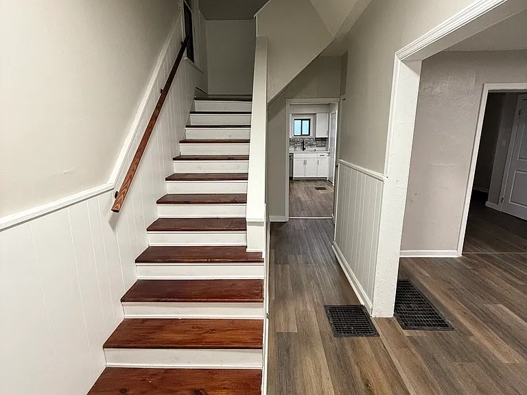1017 Valonia St — Photo 13