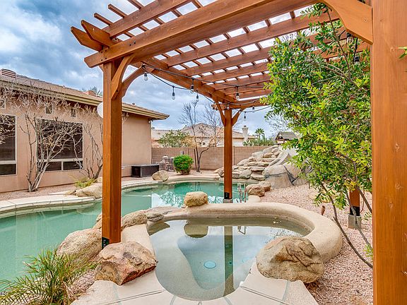 3rd image of 369 E Canyon Creek Dr