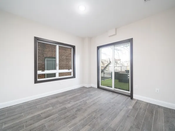 186 Kensington Avenue image 13 of 16