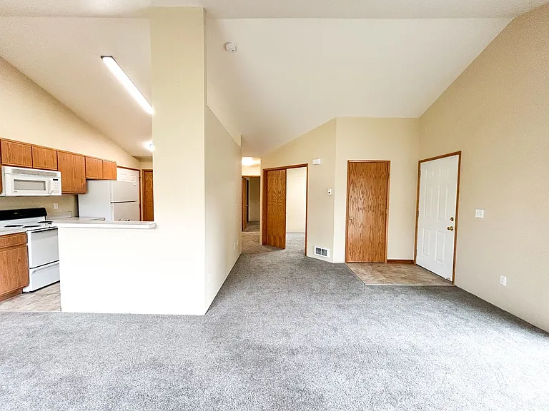 5743-5745 Glenridge Way #5747 — Photo 5