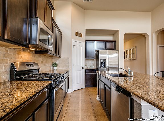 5th image of 8431 Meadow Plns