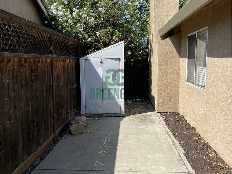 1660 Etta Way — Photo 38
