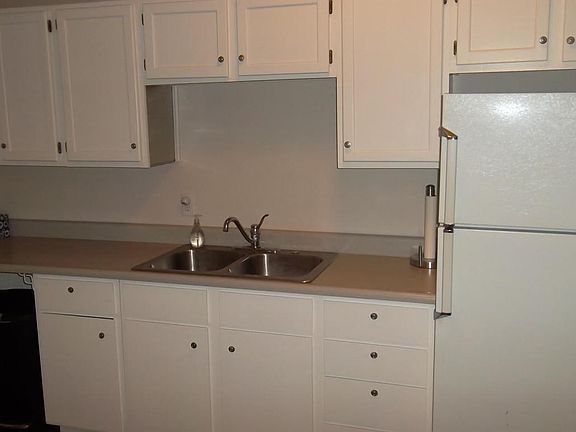 3rd image of 1322 Barclay Dr