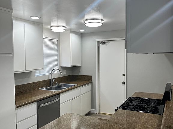 5th image of 2308 Marshallfield Ln #A