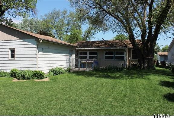 3rd image of 412 E 31st St
