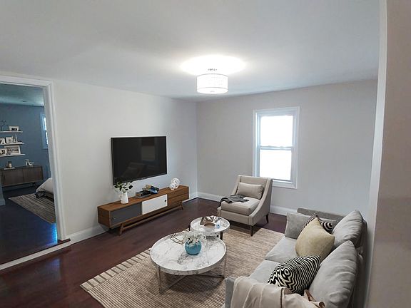 4th image of 26 Flower Ave