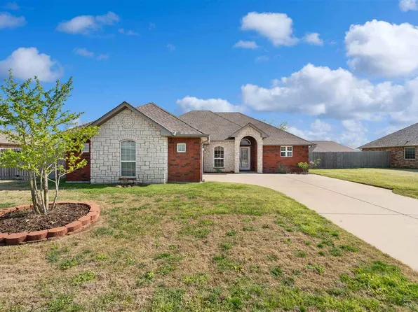 1206 Alma Dr, Elgin, OK 73538