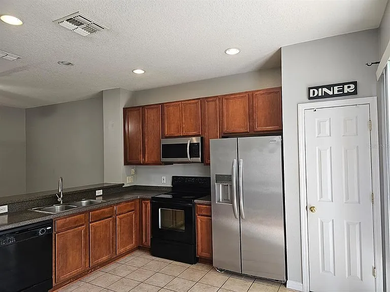 5116 Dominica Dr — Photo 4