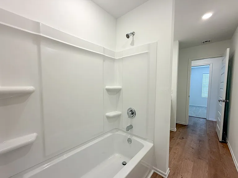 16309 Harvester Dr — Photo 23