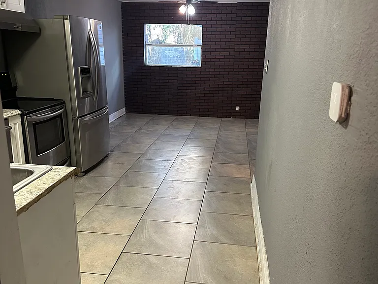 1710 E Genesee St — Photo 6