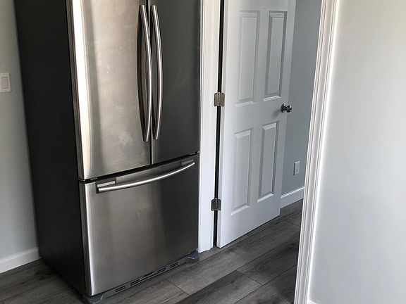 3rd image of 6813 79th St Floor 2