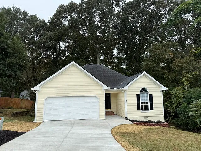 3 bed, 1269 sqft, $2,100 — Photo 2