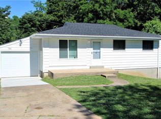 10065 Pepper Ln, Saint Louis, MO
