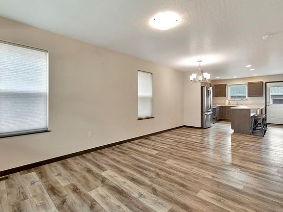 3rd image of 1865 Shakespeare St #A