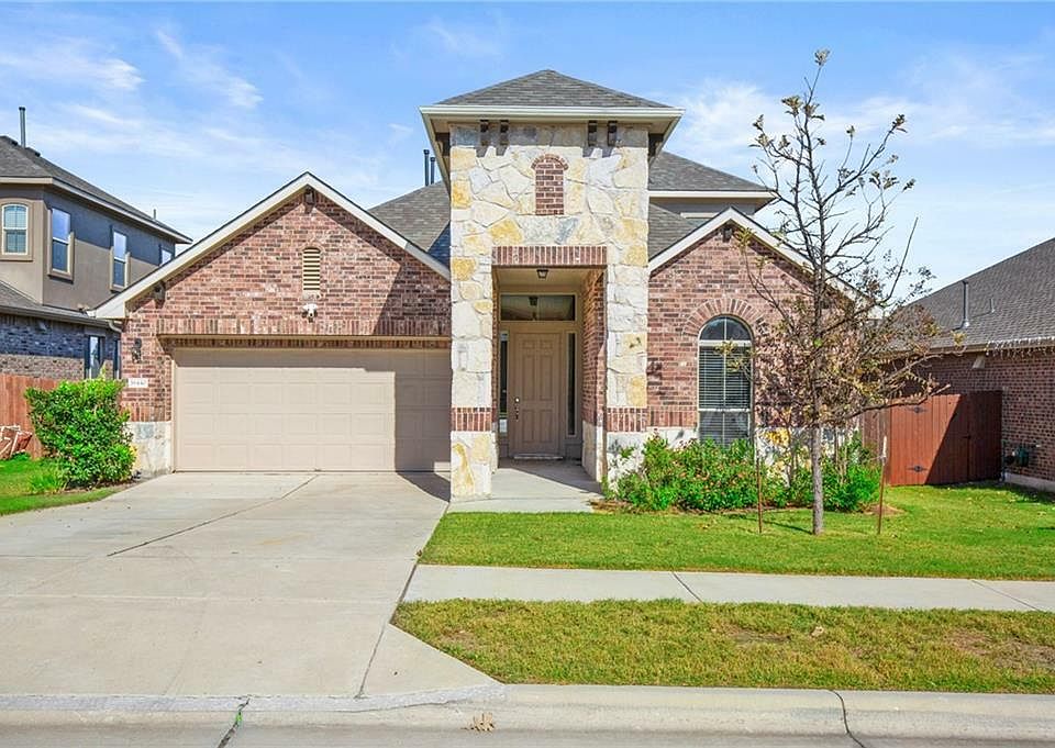 1st image of 16440 Pienza Dr