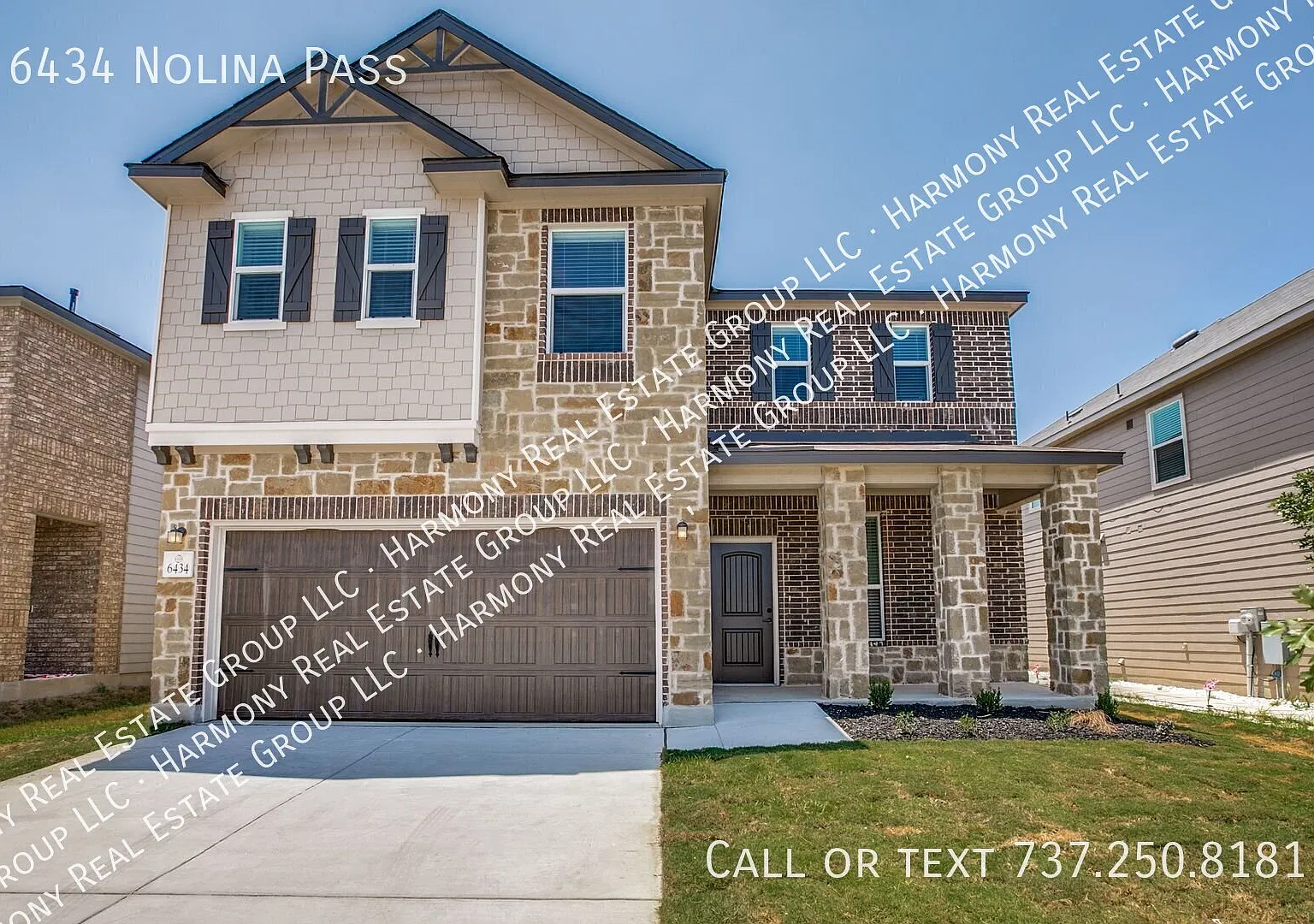 Gorgeous and Spacious 2 story home in Northeast Crossing — Photo 1