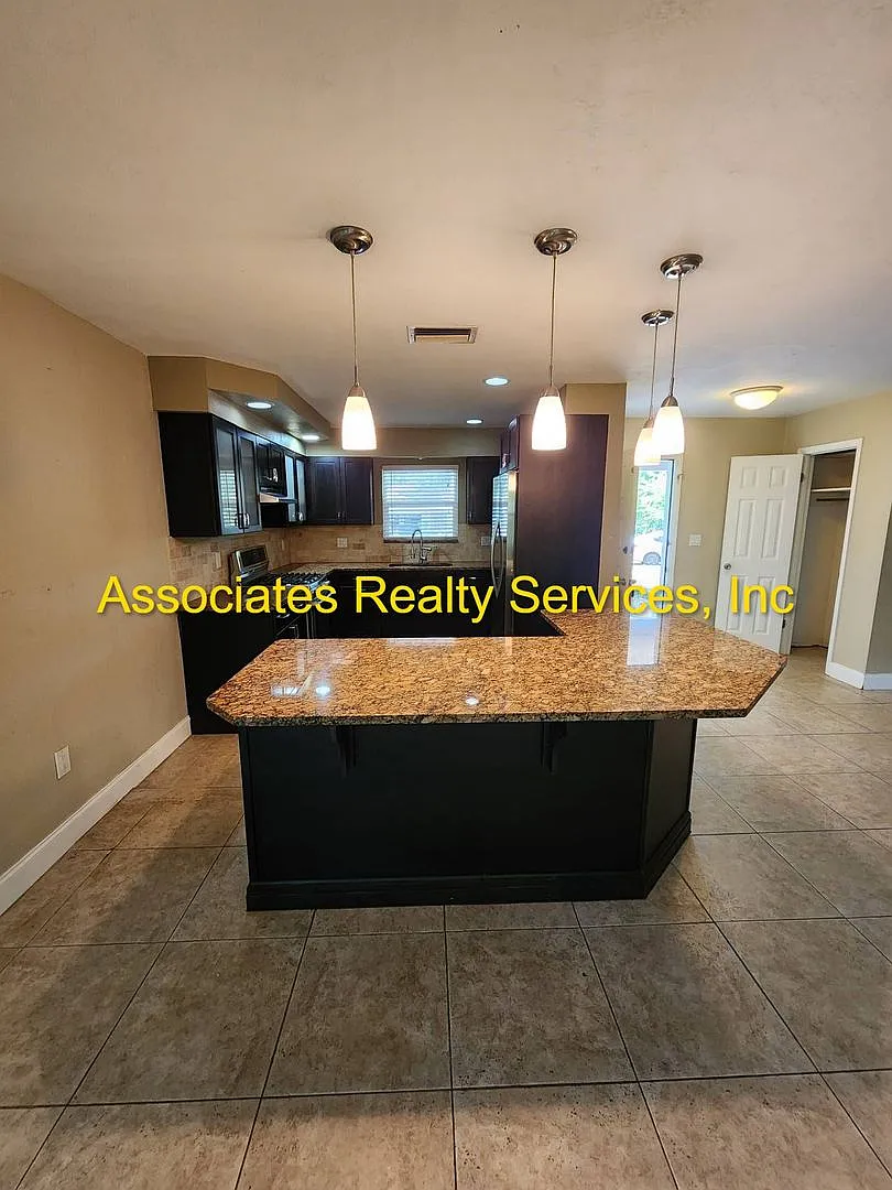 Must See 3/2 in Pine Breeze (NW Gainesville) — Photo 4