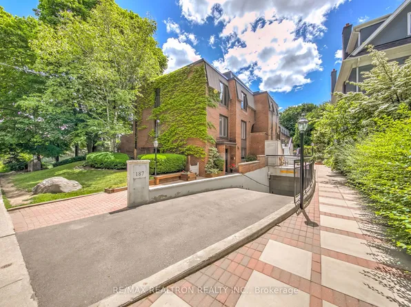 187 Sherwood Ave #B, Toronto, ON M4P 2A9