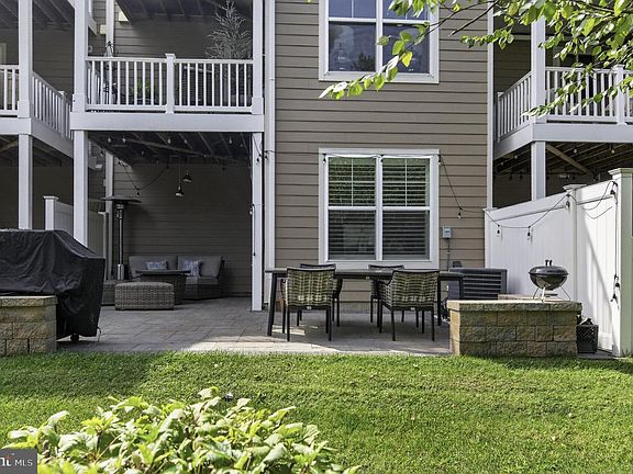 2nd image of 10 Enclave Ct