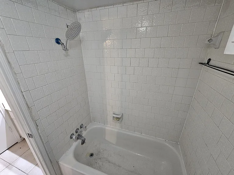 5702 Easthampton Dr #D — Photo 16