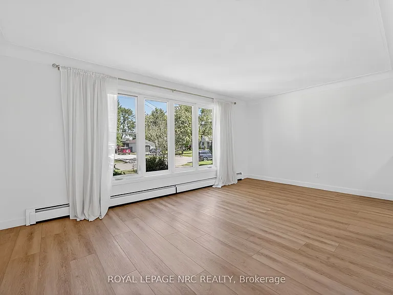 268 Henrietta St — Photo 13