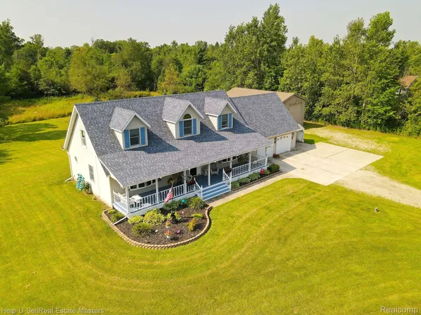 4747 Cuttle Rd, Saint Clair, MI 48079