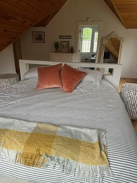 5 bed, 3000 sqft, $3,200 — Photo 3