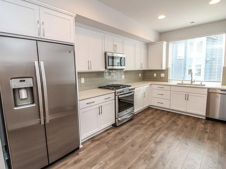 10942 NE 189th Pl #G — Photo 7