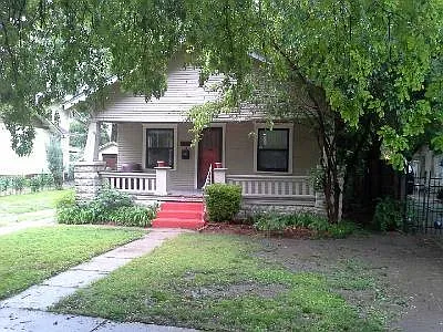 135 S Athenian St — Photo 2