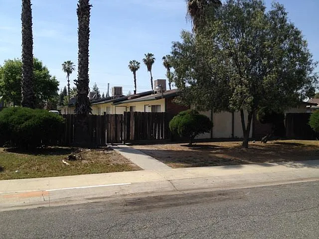 2615 S Bollinger Rd photo 1